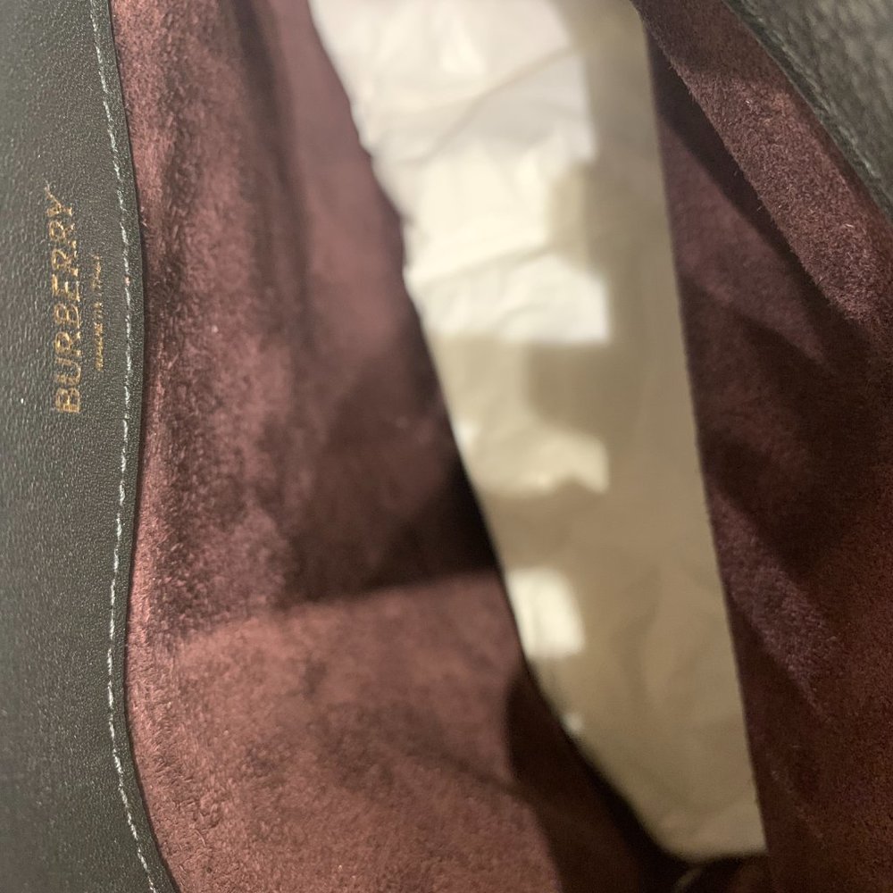 Burberry Small Night Bag in Black NWT - Picture 10 of 12